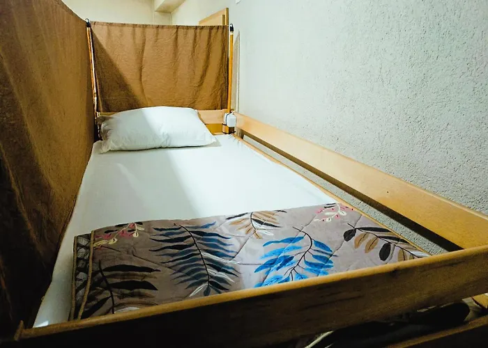 אכסניה Historia *